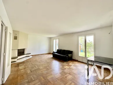 House in Brie-Comte-Robert (77170)