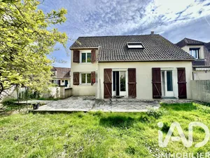 House in Brie-Comte-Robert (77170)