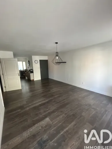 Apartment in Lambesc (13410)