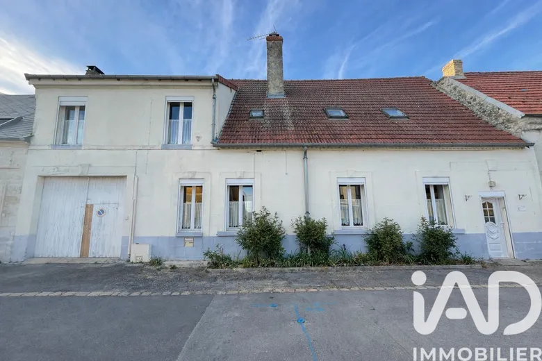 Maison 10 pièces 250 m² · à Eppes · 250 m² · 180 000 €