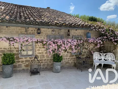 Demeure à Courcelles (17400)