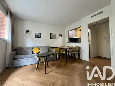 Apartment in Montrouge (92120)