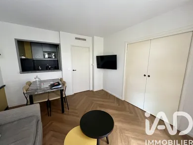 Apartment in Montrouge (92120)