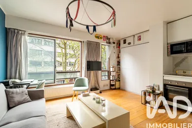 Apartment in Paris (75019)