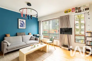 Apartment in Paris (75019)