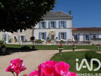 Demeure à Courcelles (17400)