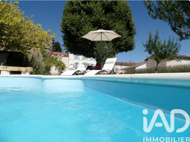 Demeure à Courcelles (17400)