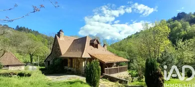 Maison de campagne à Latouille-Lentillac (46400)
