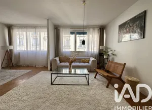 Apartment in Paris (75016)