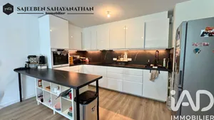 Apartment in Plaisir (78370)