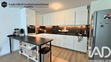 Apartment in Plaisir (78370)