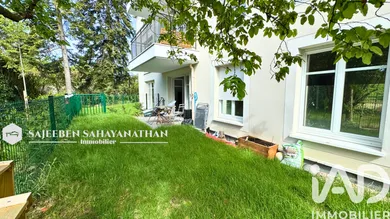 Apartment in Plaisir (78370)