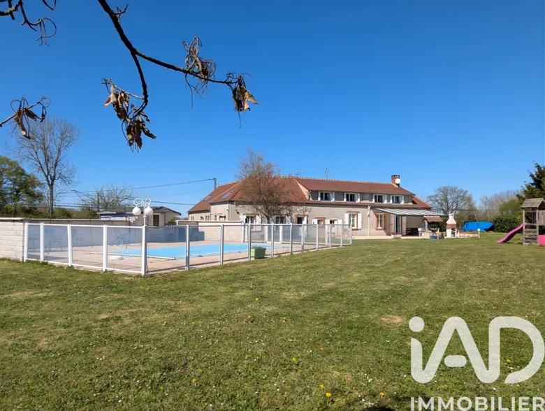Maison 9 pièces 205 m² · à Lignerolles · 205 m² · 299 000 €