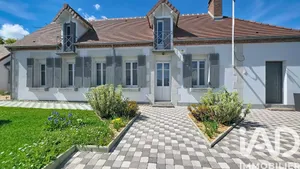 Maison traditionnelle à Neuilly-le-Réal (03340)