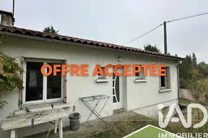 Detached house in Parthenay (79200)