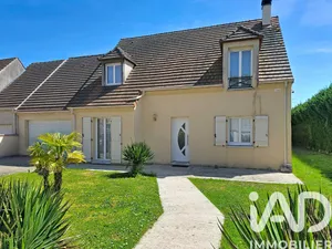 Maison traditionnelle à Beautheil-Saint (77120)