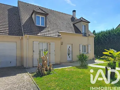Maison traditionnelle à Beautheil-Saint (77120)