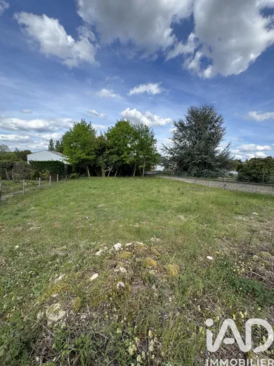 Terrain à Seiches-sur-le-Loir (49140)