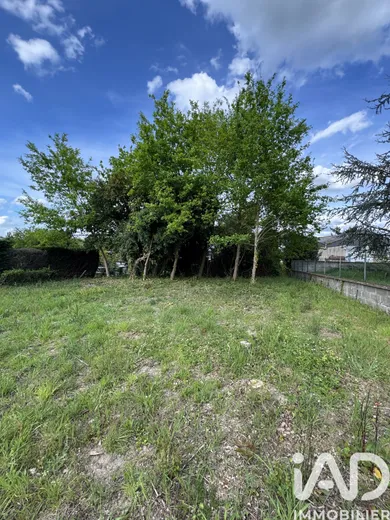 Terrain à Seiches-sur-le-Loir (49140)