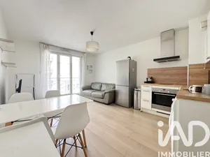 Apartment in Issy-les-Moulineaux (92130)