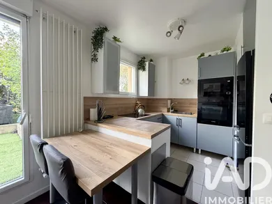 Apartment in Les Ulis (91940)