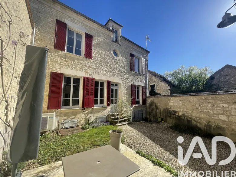 Maison 5 pièces 158 m² · à Irancy · 158 m² · 225 000 €