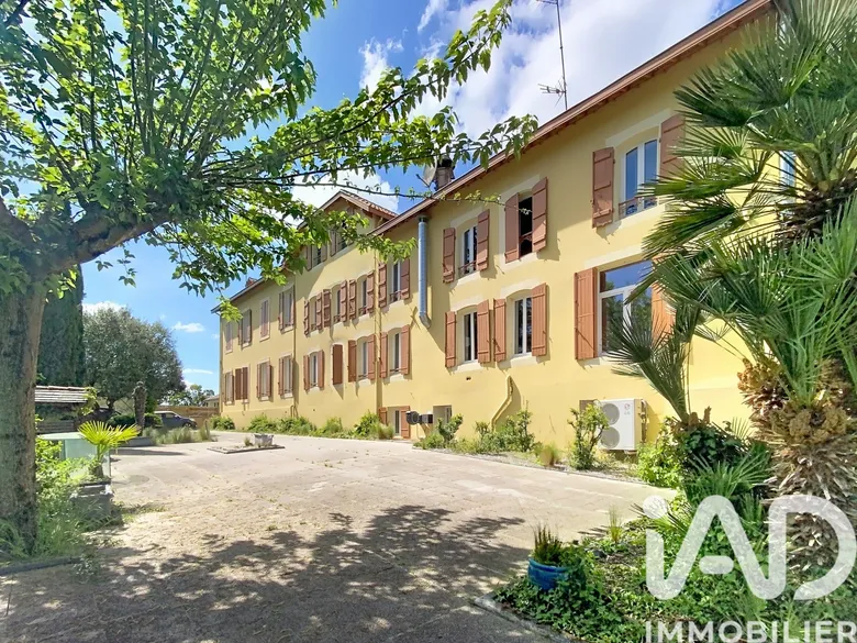 Local commercial 800 m² · à Cazaubon · 800 m² · 598 500 €