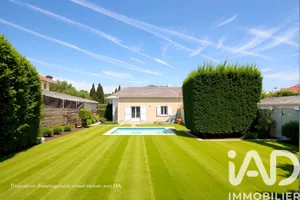 House in Landiras (33720)