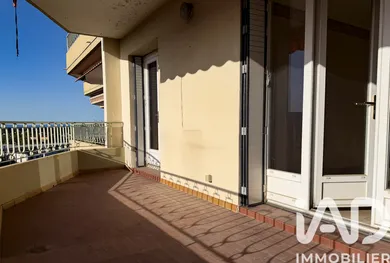 Apartment in Carpentras (84200)
