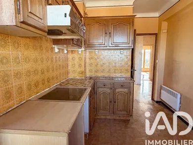 Apartment in Carpentras (84200)