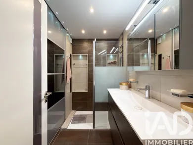 Apartment in Grenoble (38100)