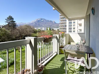 Apartment in Grenoble (38100)