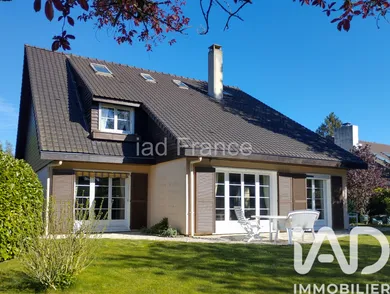 House in Chavenay (78450)