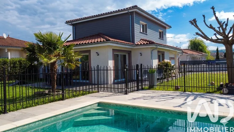 Maison 10 pièces 163 m² · à Saint-Galmier · 163 m² · 419 000 €