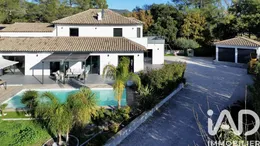 Maison à Roquebrune-sur-Argens (83520)