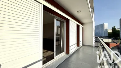 Apartment in Bordeaux (33300)