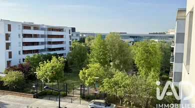 Apartment in Bordeaux (33300)
