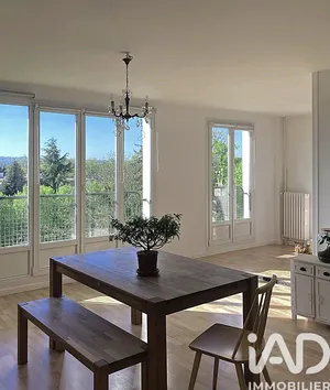 Apartment in Chatou (78400)