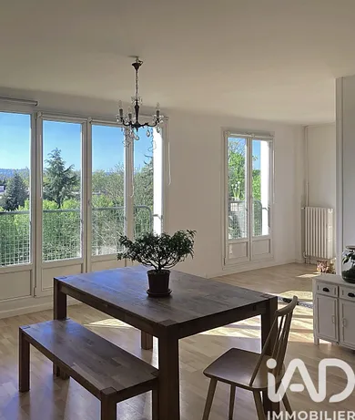 Apartment in Chatou (78400)