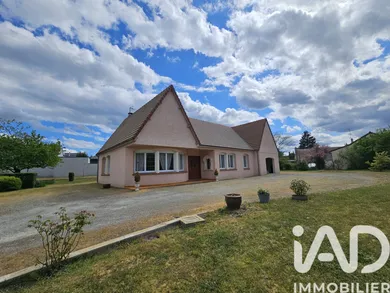 Maison traditionnelle à Parigné-l'Évêque (72250)