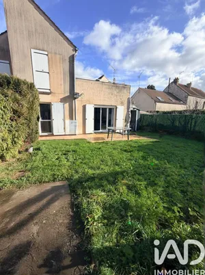 Apartment in Verneuil-l'Étang (77390)