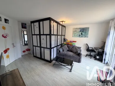 Apartment in Verneuil-l'Étang (77390)