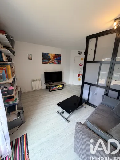 Apartment in Verneuil-l'Étang (77390)