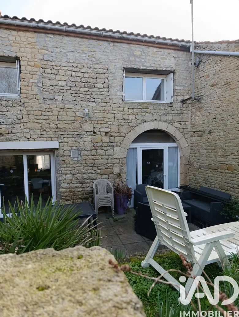 Maison 6 pièces 160 m² · à Muron · 160 m² · 219 500 €