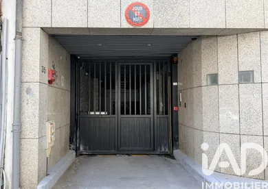 Parking à Paris (75020)