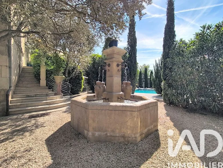 Maison 12 pièces 400 m² · à L'Isle-sur-la-Sorgue · 400 m² · 1 390 000 €