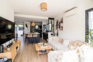 House in La Gaude (06610)