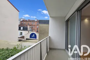 Apartment in Puteaux (92800)