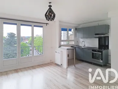Apartment in Longjumeau (91160)