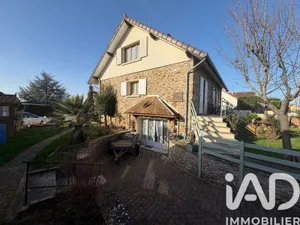 Apartment in Mennecy (91540)